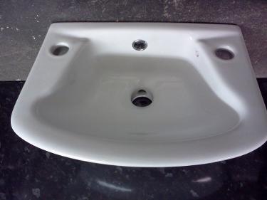 Compact small hand wash wall basin