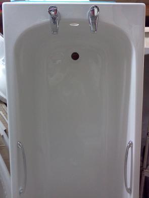 wide inside 1700 700mm bath with two handles
