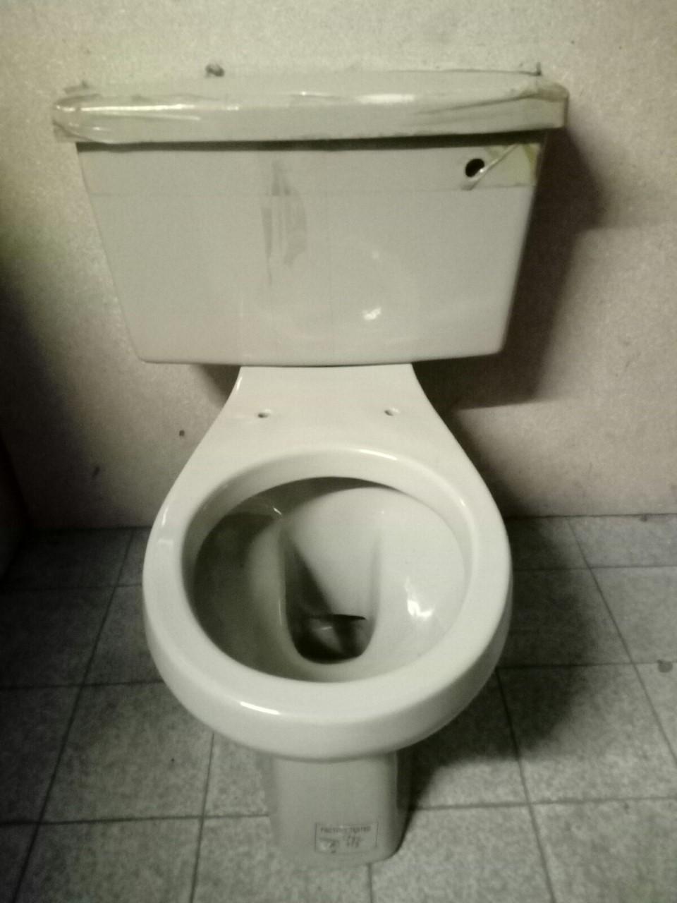 avocado colour wc loo toilet close coupled