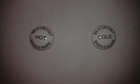 beaumont brassware tap centres hot cold indices