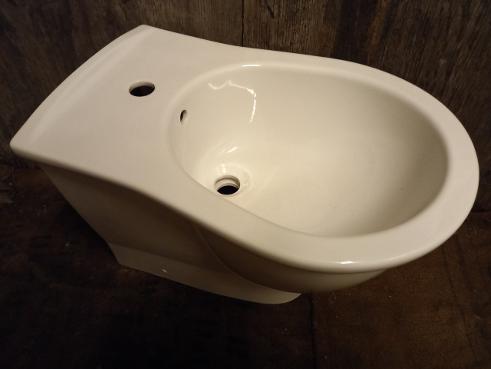 back to wall bidet monobloc one tap