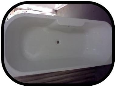 contura 1800mm bath middle taps rounded plain style