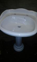 karat large colonial style basin and round column pedestal bathroom bradford