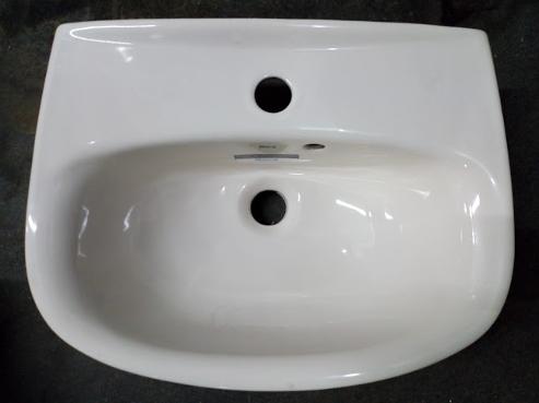 one tap hole pergamon hand basin