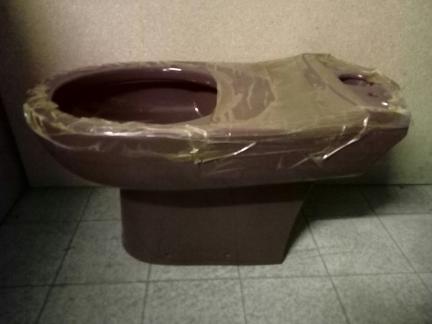 burgundy close coupled toilet pan