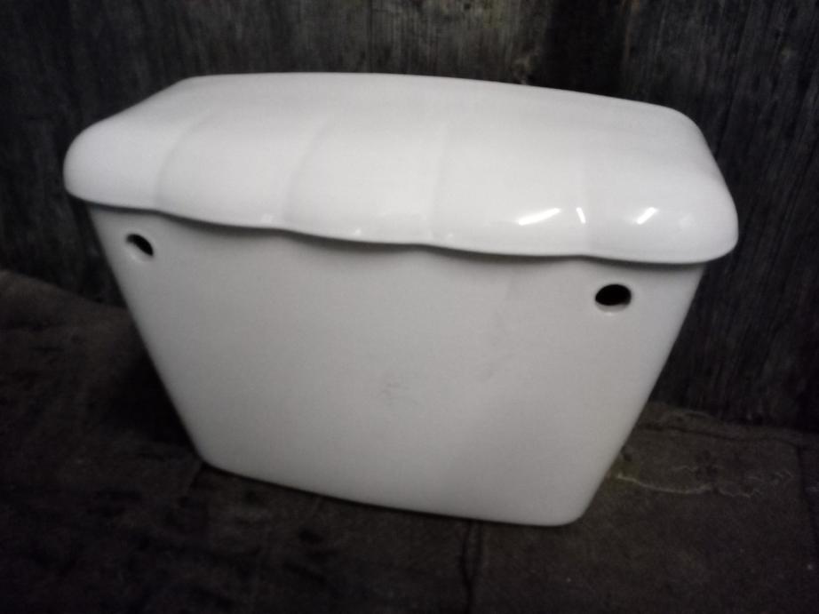 shell scalloped cistern tank loo toilet