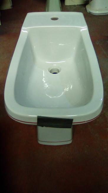 qualcast grey lined band red bidet